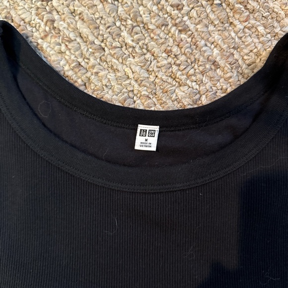 Uniqlo built in bra tank top - Picture 4 of 4